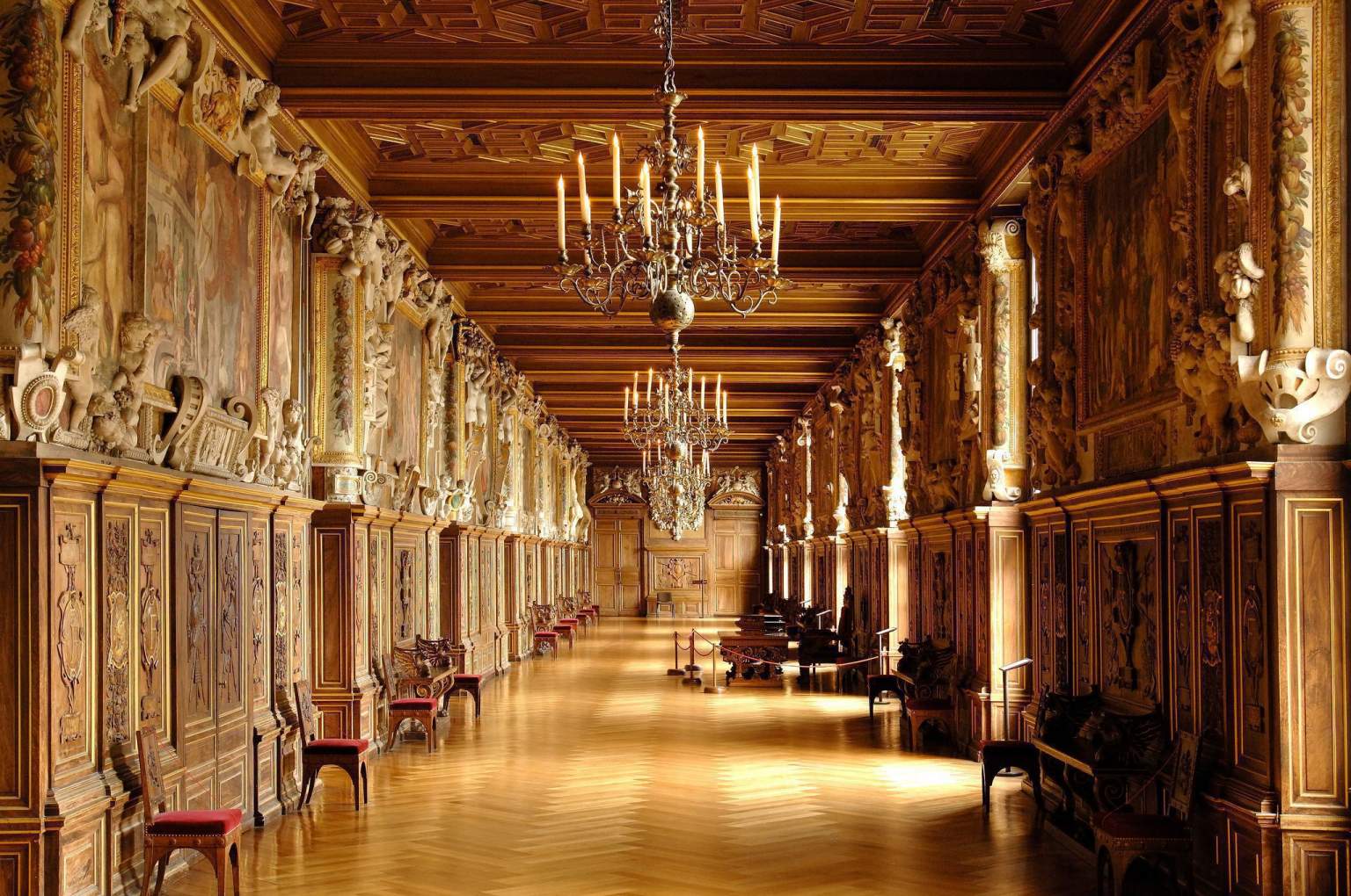 
                  フォンテーヌブロー宮殿のギャラリー
               